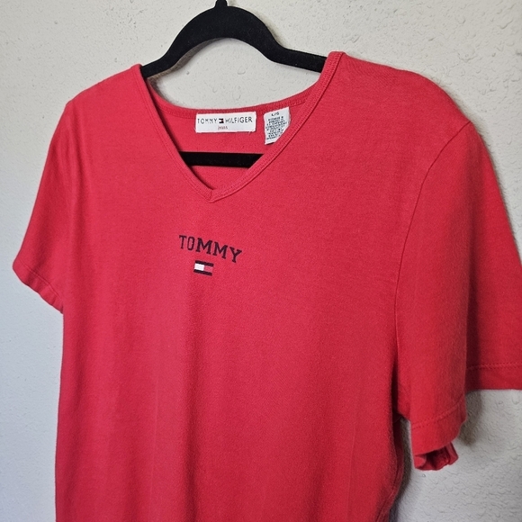 Tommy Hilfiger Womens L Large Red Tee Shirt Short Sleeve Logo Graphic Spellout - Picture 2 of 8